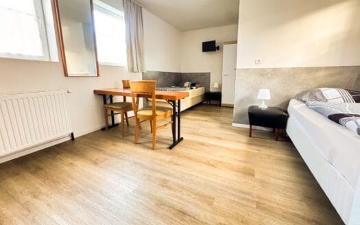 Accommodation 33-45 - B